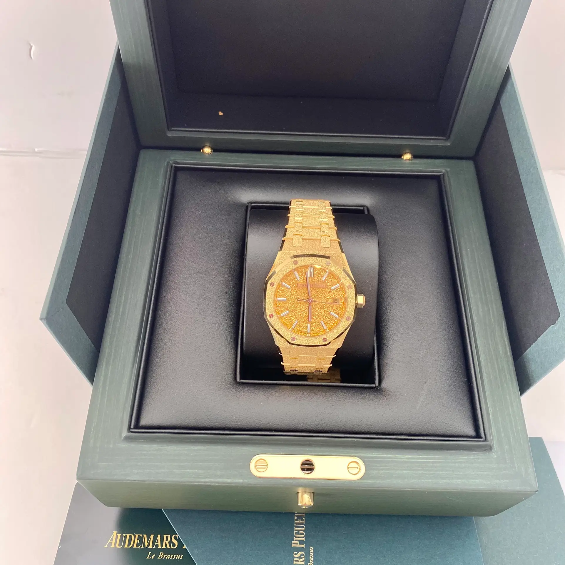 AUDEMARS PIGUET ROYAL OAK FROSTED GOLD 77450BA 3