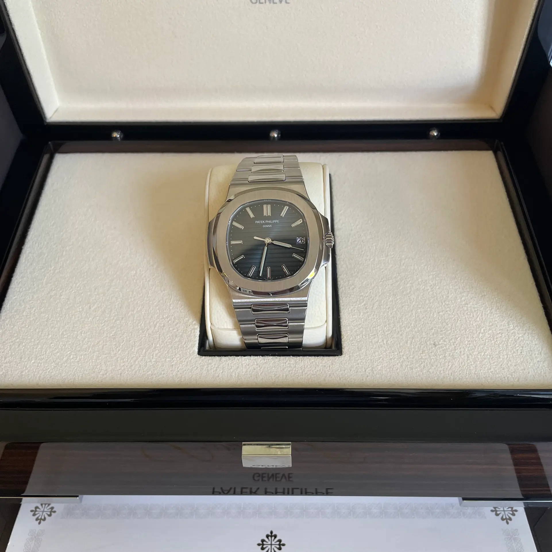 PATEK PHILIPPE NAUTILUS 5711-1A 3