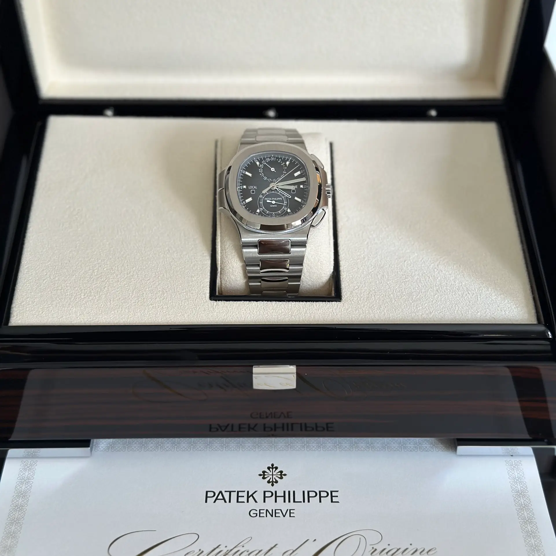 PATEK PHILLIPE NAUTILUS 5990-1A 3