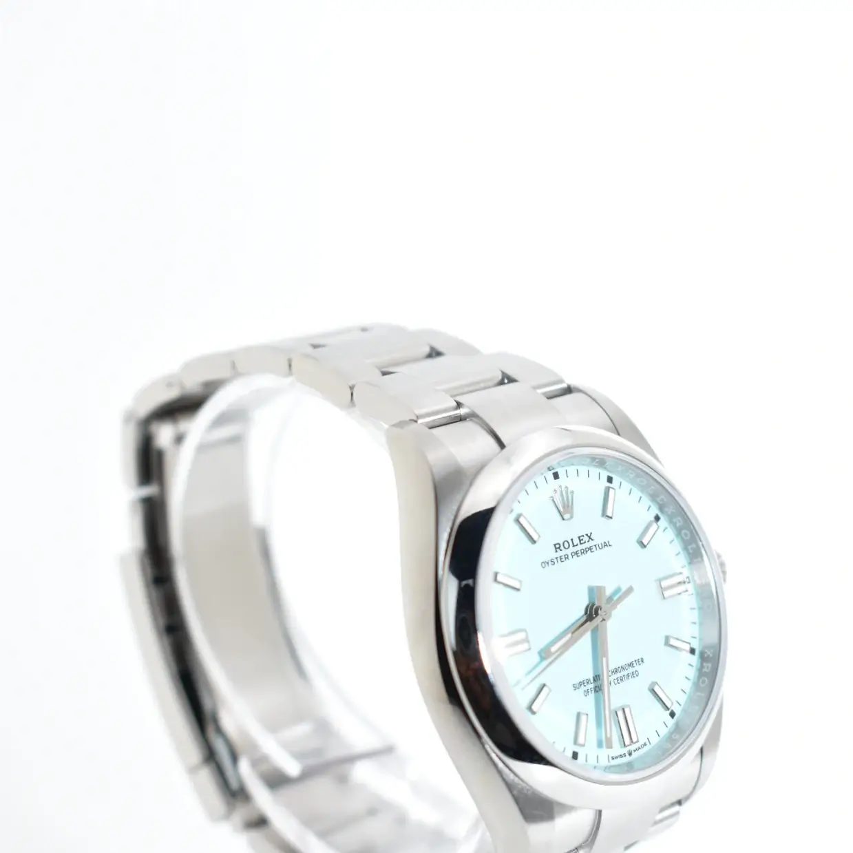 ROLEX OYSTER PERPETUAL 126000 (2)