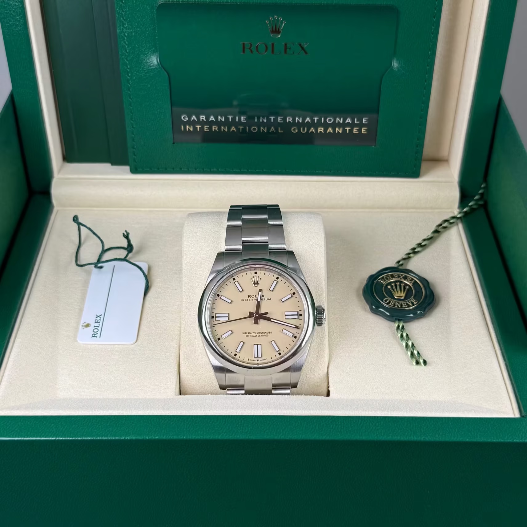 ROLEX OYSTER PERPETUAL 134300 5