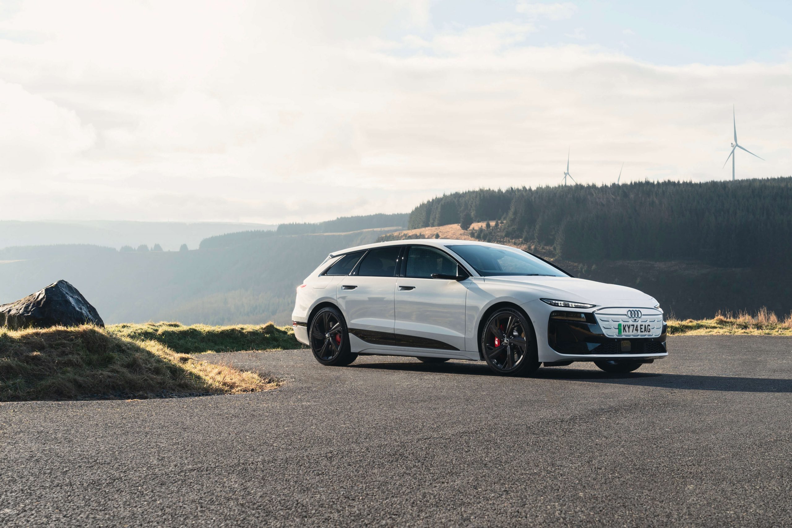 Original-39573-audi-s6-avant-e-tron-0045-luc-lacey