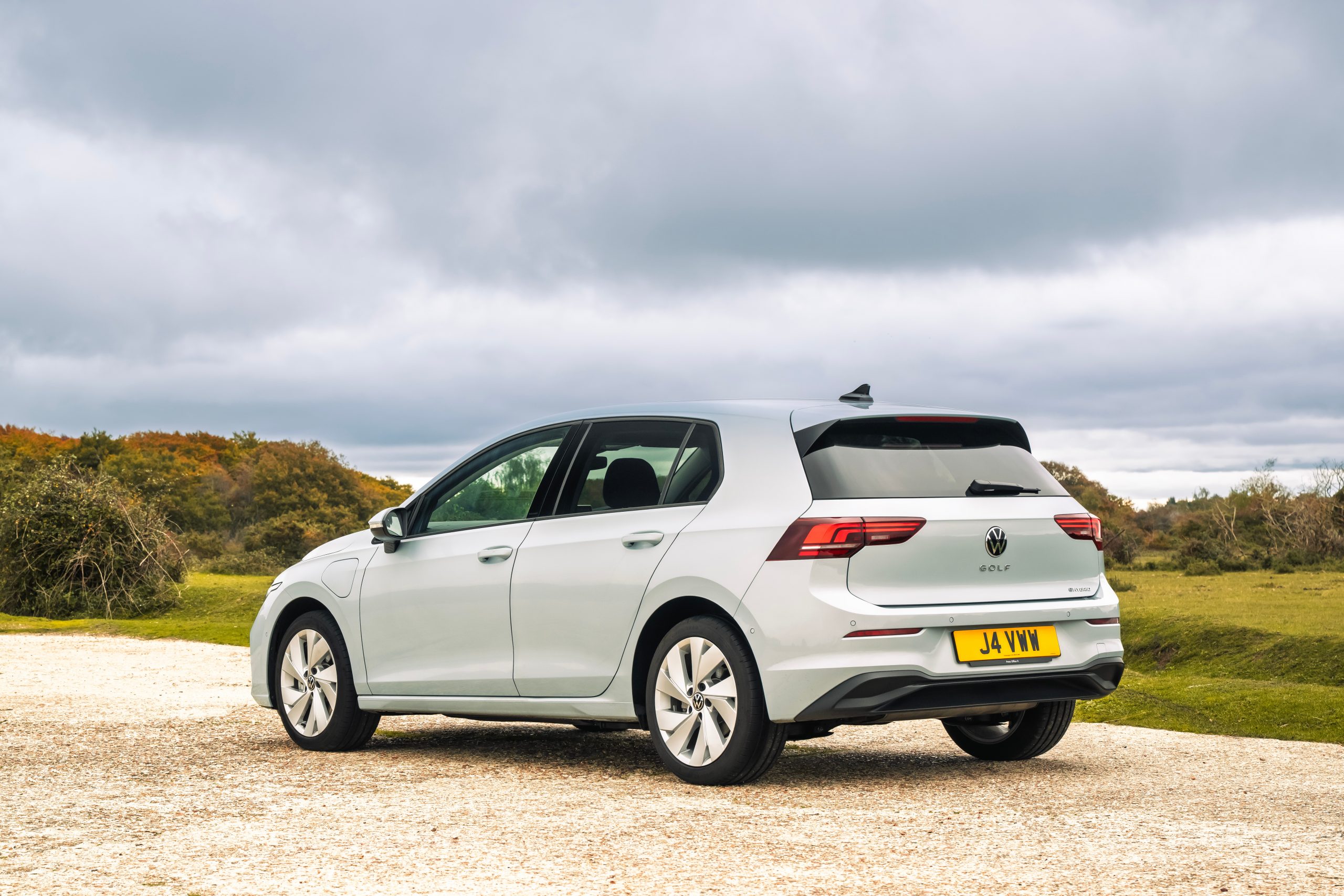 Original-40850-vw-golf-hybrid-009